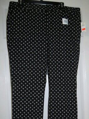 NWT $40 Old Navy Pixie Mid-Rise Size 14 Ankle Length Black White Pants